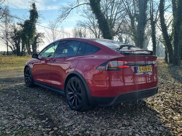 Tesla Model X Plaid, un’astronave da oltre 1.000 CV: guarda le foto 10