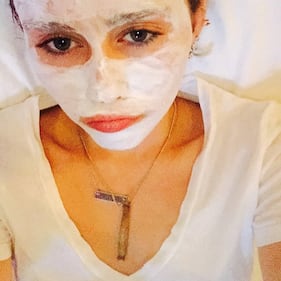 Miley Cyrus: nude look hot su Instagram per un nuovo progetto 15
