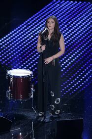 Sanremo 2016: i look femminili nella serata cover 74
