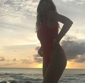 Vip a 50 anni, le più sexy sui social 37
