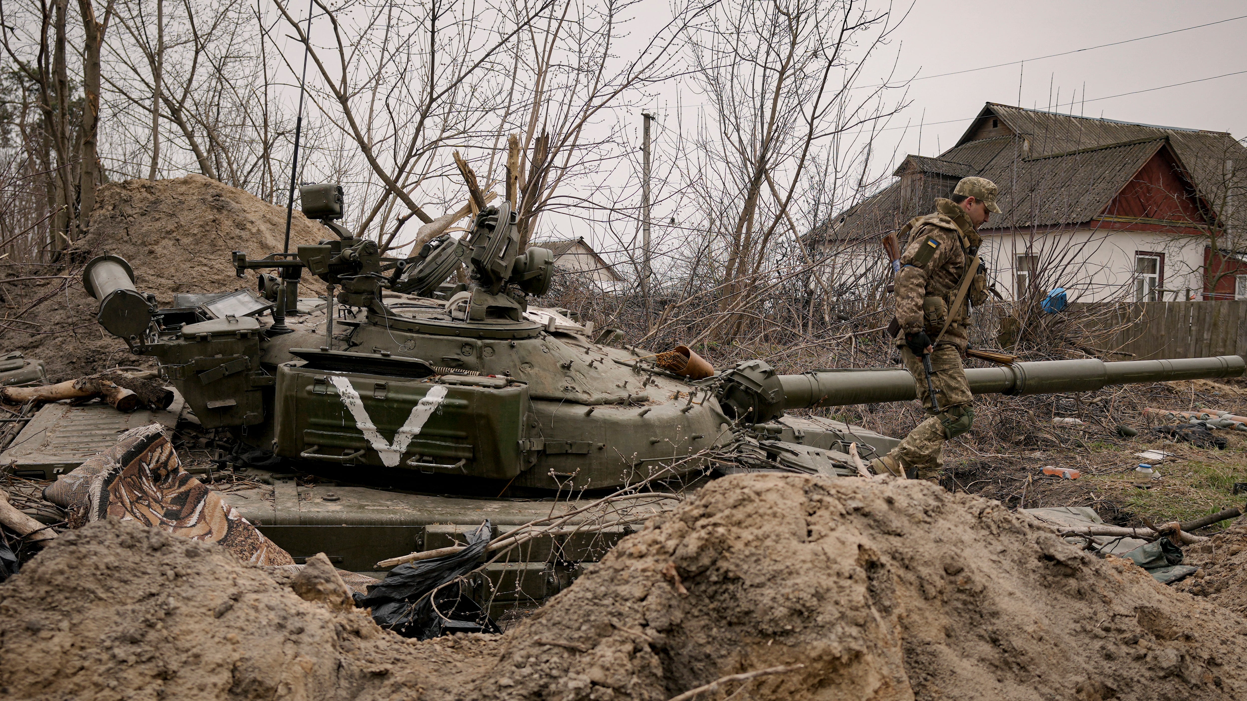Guerra dei droni contro i tank russi: ecco cosa succede davvero al fronte ucraino