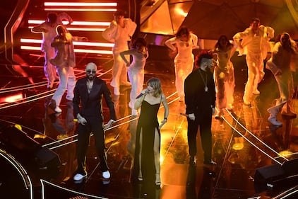 Sanremo 2024: ecco il look della quarta serata del Festival di Alessandra Amoroso 10
