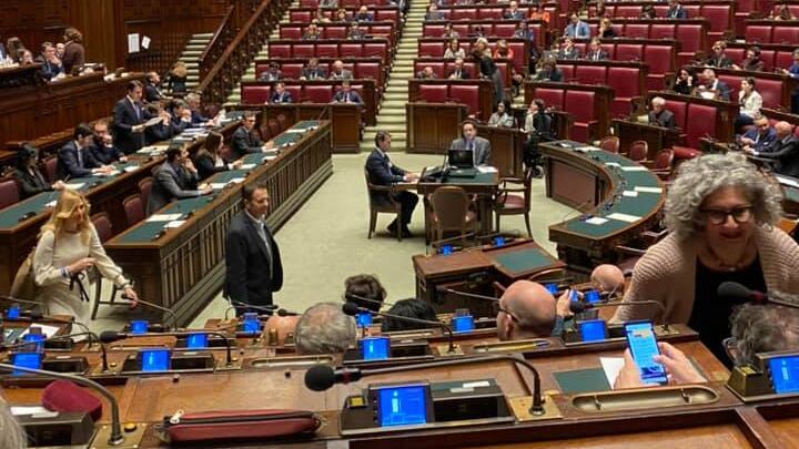 Mes, Conte parla alla Camera: nemmeno la sua maggioranza lo ascolta