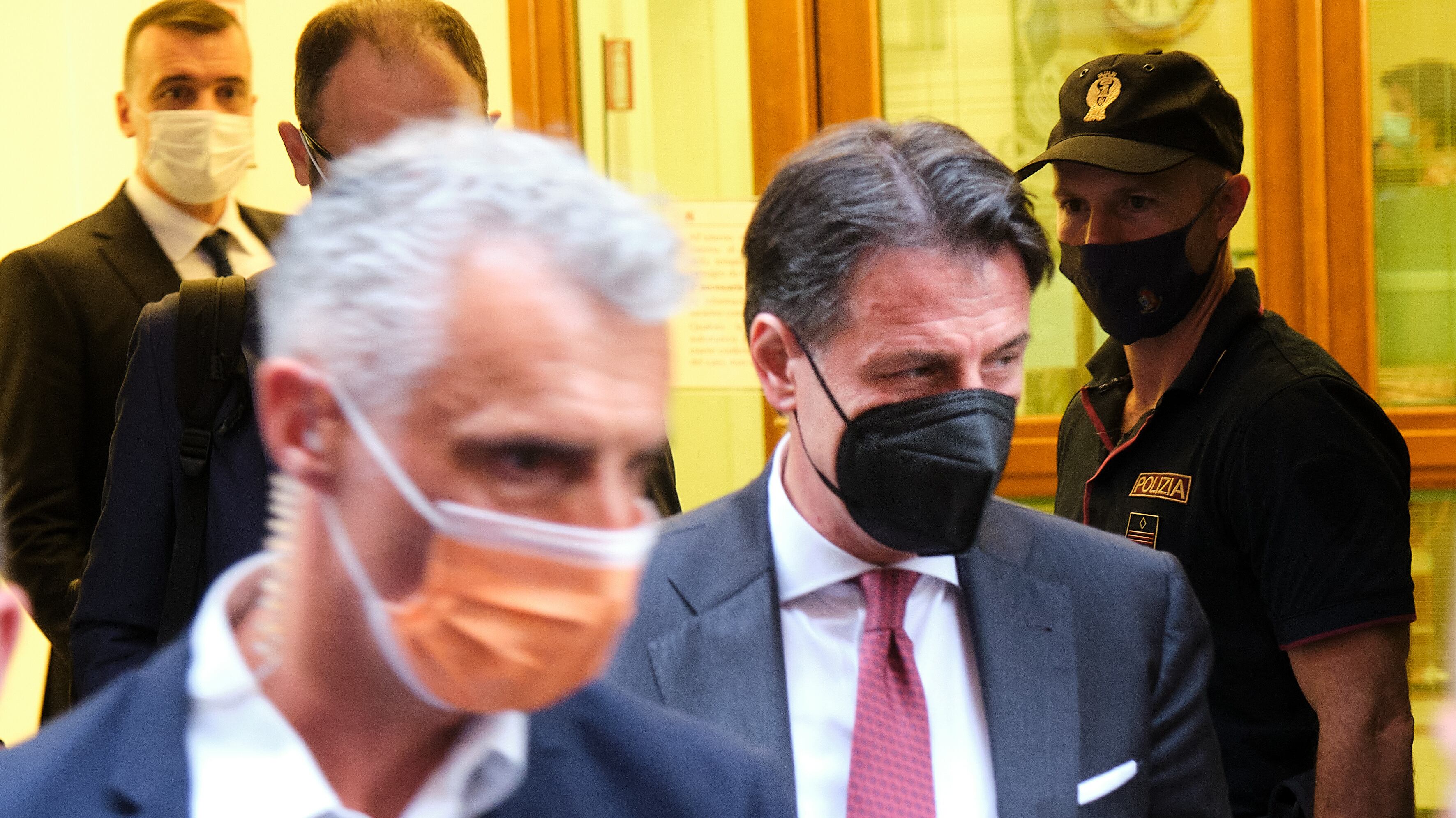 Le tre condizioni di Conte per sconfiggere Grillo