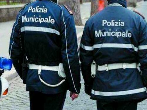 Bari, poliziotto prende a schiaffi e manda in ospedale vigile urbano