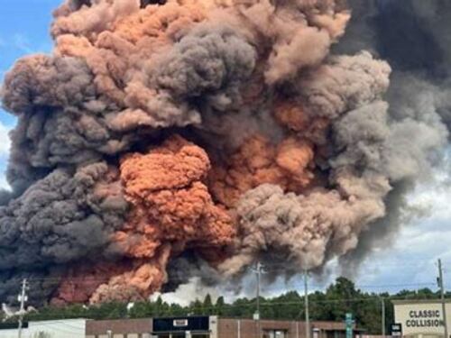 L'esplosione, il rogo nell'impianto chimico e l'ordine di evacuazione: allarme ad Atlanta