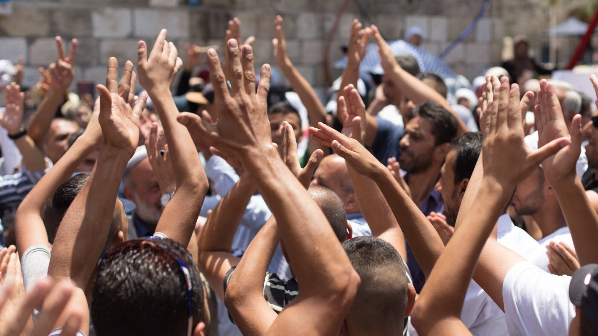 Israele offre la pace: via i metal detector. E ora i musulmani tornano sulla Spianata