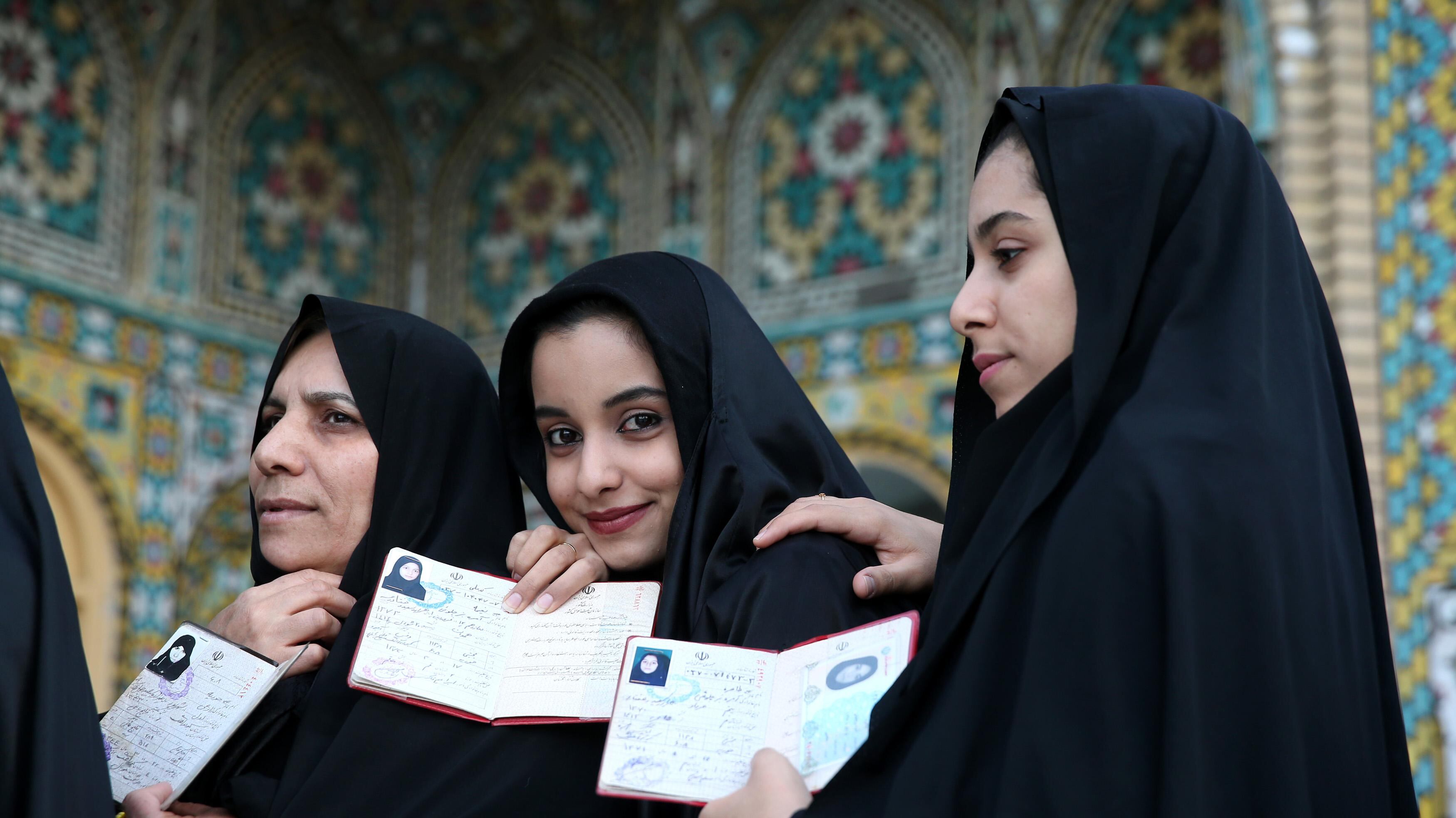 L'Iran vota il cambiamento ma la democrazia è lontana