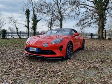 Alpine A110 S, guarda le foto della due posti francese da 300 cv 2