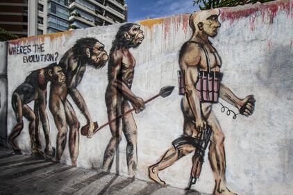 Da scimmia a kamikaze: la non-evoluzione a Beirut 4