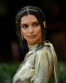 Emily Ratajkowski, topless su Instagram 4