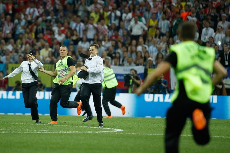 Invasione di campo durante la finale dei Mondiali 12