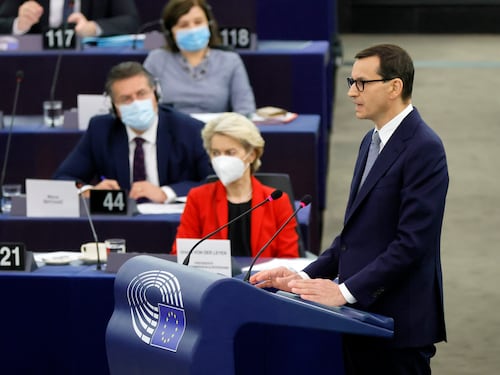 "Abbiamo combattuto il Terzo Reich". Ora la Polonia sfida l'Ue