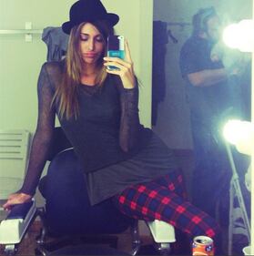 Belen, senza vestiti alla prova trucco! 2