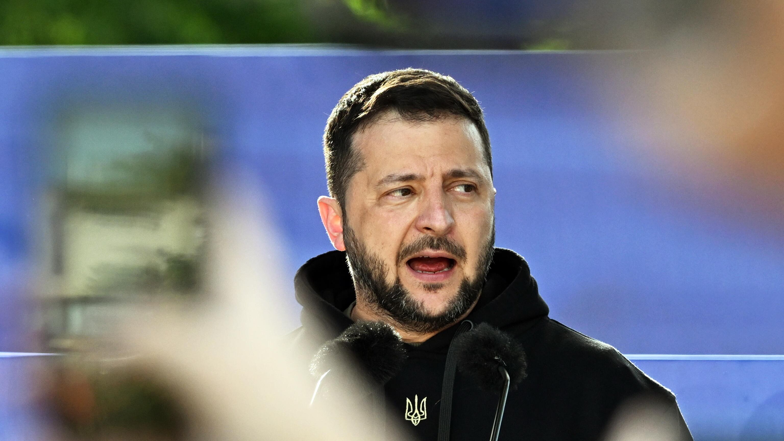 Doccia gelata della Nato: nessuna tempistica per Kiev nell'Alleanza. Ira di Zelensky