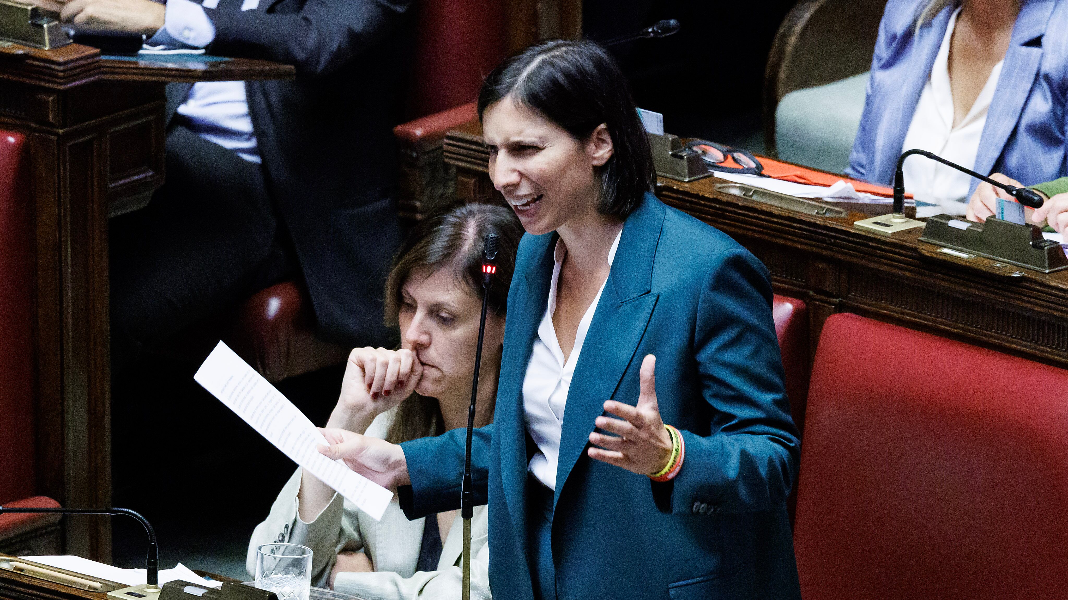 Schlein perde terreno, Fdi vola: il sondaggio che gela la sinistra