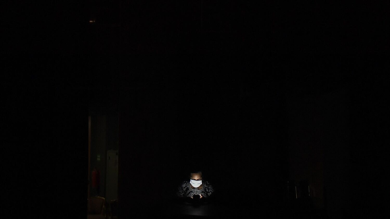 Blackout in Venezuela, per il governo Maduro è un "attacco premeditato"