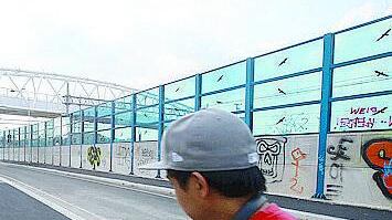 Il ponte per le bici pagato e mai finito