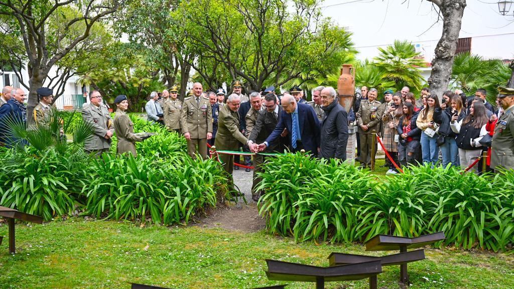 Napoli, inaugurato il Giardino dei Giusti a Palazzo Salerno