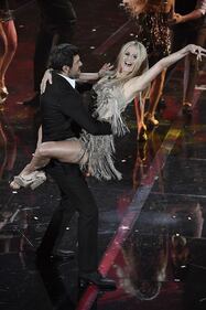 Michelle Hunziker sexy tra Ariston e vita privata 14