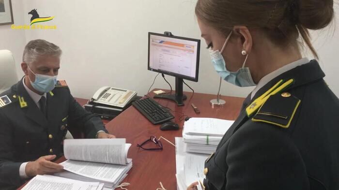 Così i furbetti rom hanno sottratto 850mila euro all'Italia