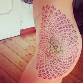 Asia Argento e il tatoo sul lato B 4