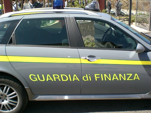 Ville e auto per 1 milione di euro confiscate a 5 rom disoccupati