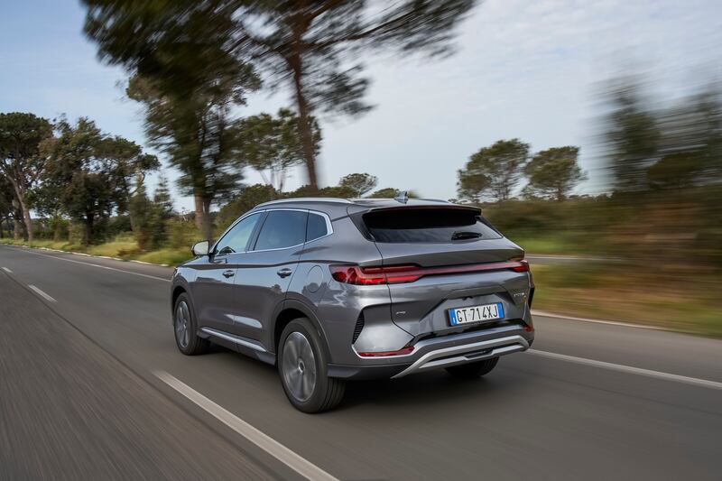 Le foto di BYD Seal U DM-i: il SUV plug-in che punta tutto su comfort ed efficienza 13