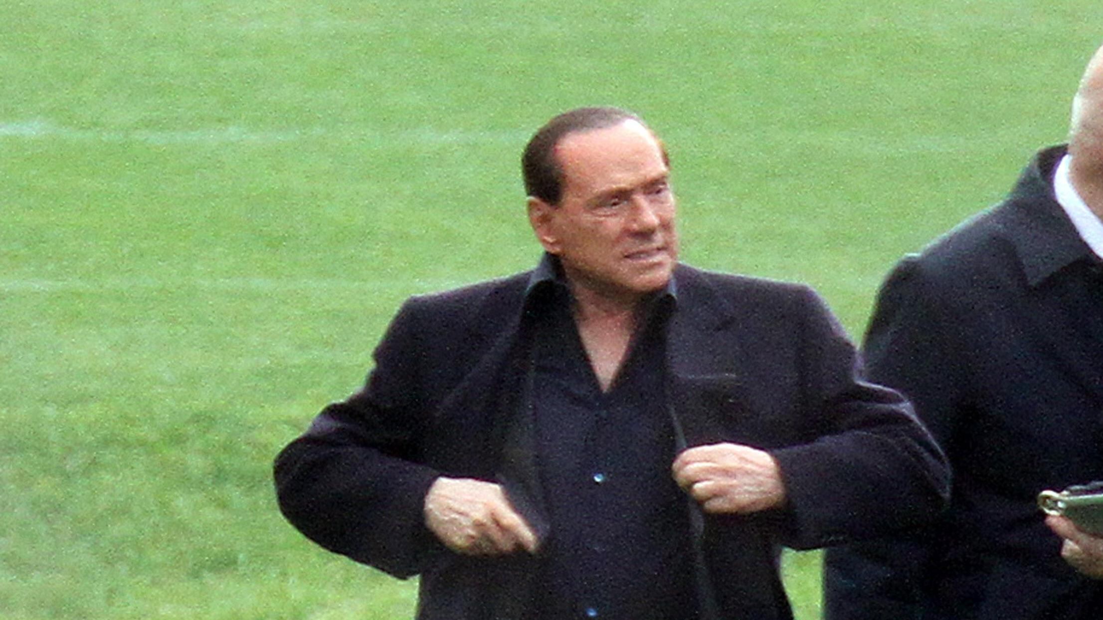 Il Cav pensa a sfidare Bersani: "La sinistra è sempre la stessa"