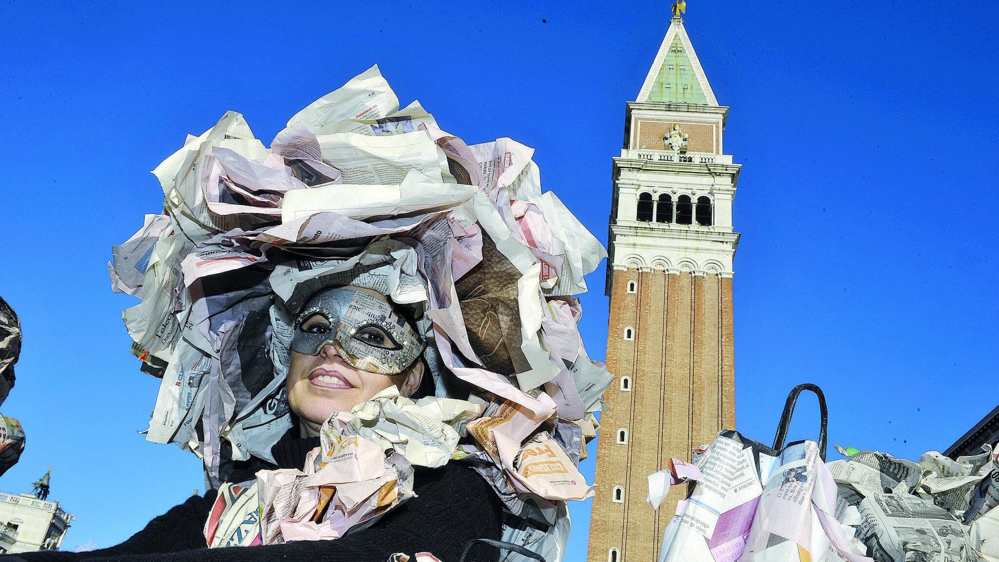 Spunti itineranti tra carri, allegorie e antiche maschere