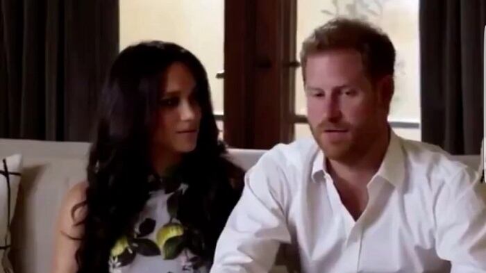 Meghan Markle fa l'attivista con un abito da 3mila euro