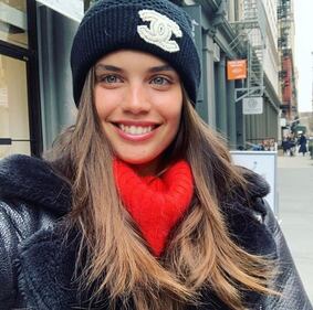 Sara Sampaio, l'angelo sexy in costume 9