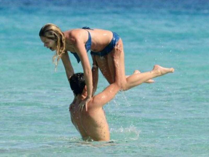 Costanza Caracciolo e Primo Reggiani al mare 17
