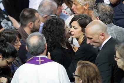 Andria, il funerale delle vittime dello scontro fra treni 3