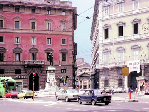 "La vedova nera" si annida nella pigra Roma anni Sessanta