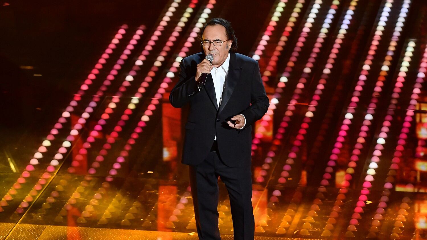 Al Bano "divorato" da Elodie. L'estinzione dei Sanremosauri