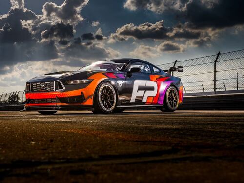 Ford Mustang GT4, guarda tutte le immagini