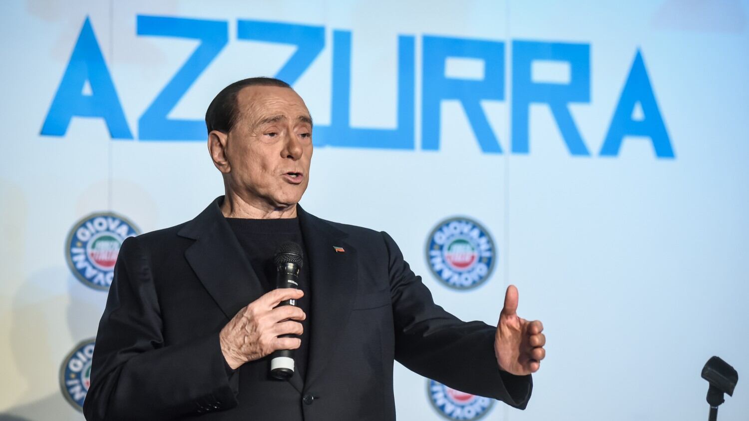 Berlusconi rivede la Merkel: io argine all'eurodisfattismo