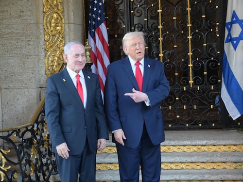 Bibi ricuce con Donald: "Divergenze tattiche". E attacca i leader Ue: "Assecondano l'islam"