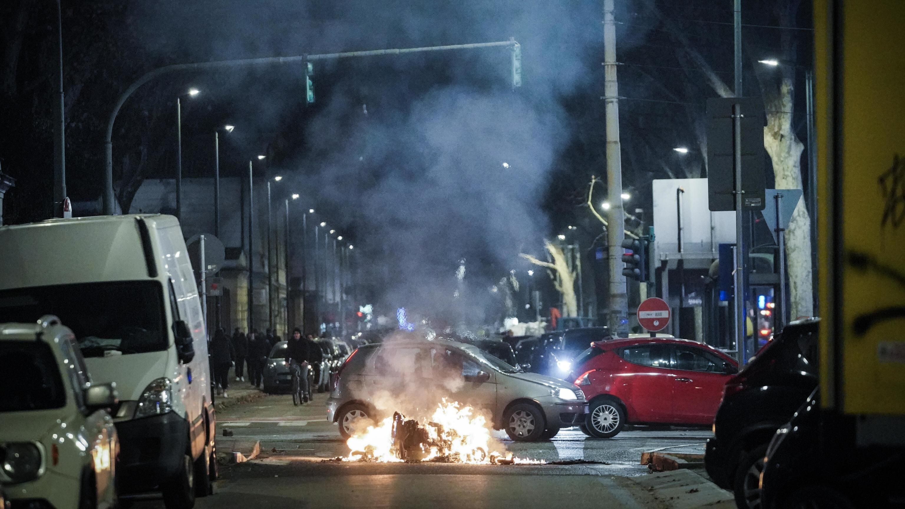 Minaccia fascista immaginaria, violenza anarchica reale