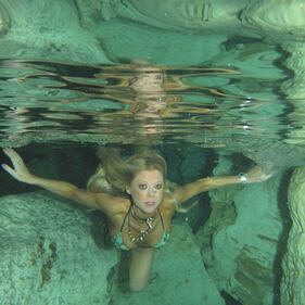 Tara Reid magrissima 8