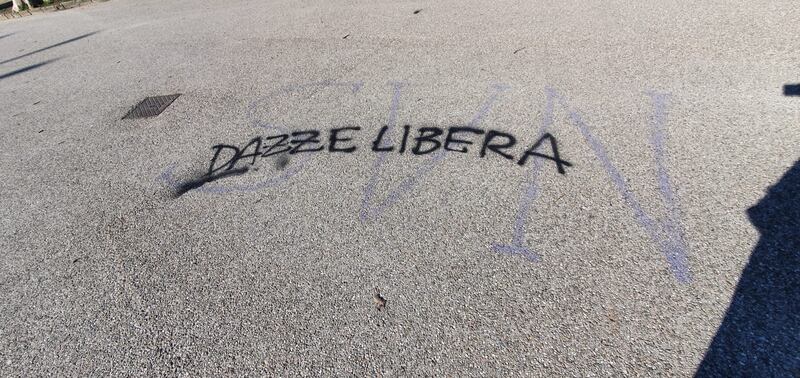 Rave party illegale in piazza  12