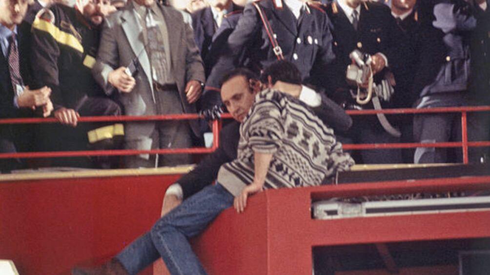 "Vieni, ti do la mia parola". Quando Pippo Baudo sventò un presunto suicidio a Sanremo