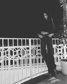 Nina Moric mostra il lato b su Instagram 13