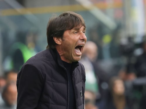 Napoli, un pari sanguinoso che spegne il sogno scudetto