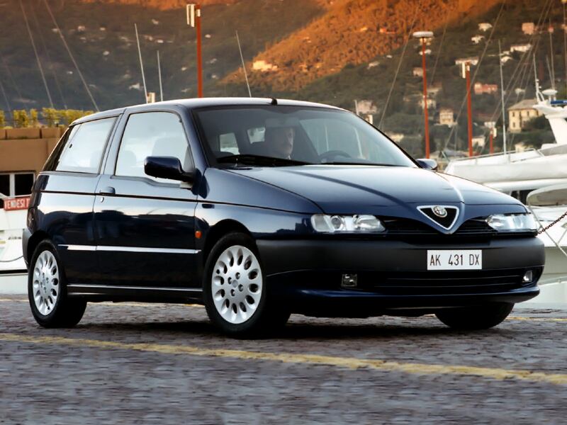 Alfa Romeo 145, guarda la gallery 8