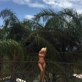 L'estate sexy di Charlotte Caniggia 16
