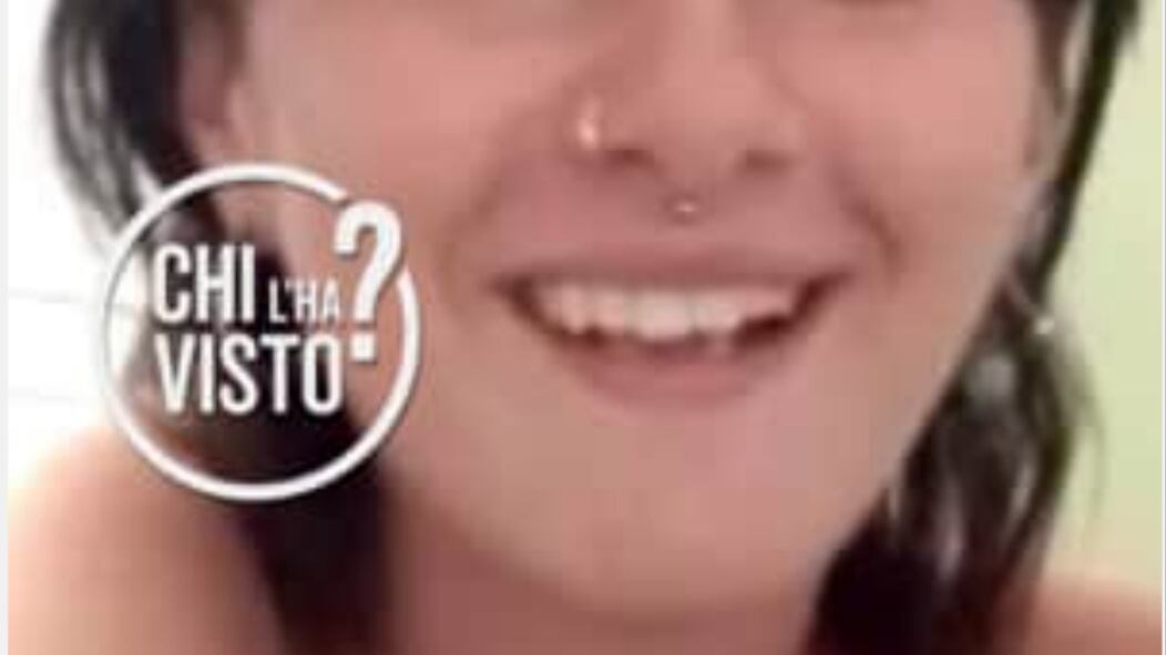 Sparita nel nulla, chat cancellate: il giallo di Chiara