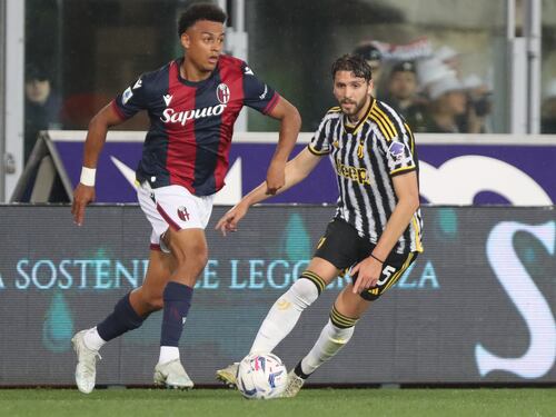 Il Bologna scappa, la Juventus lo riprende: succede di tutto al Dall'Ara