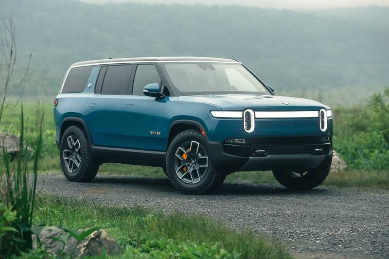 Rivian R1S 